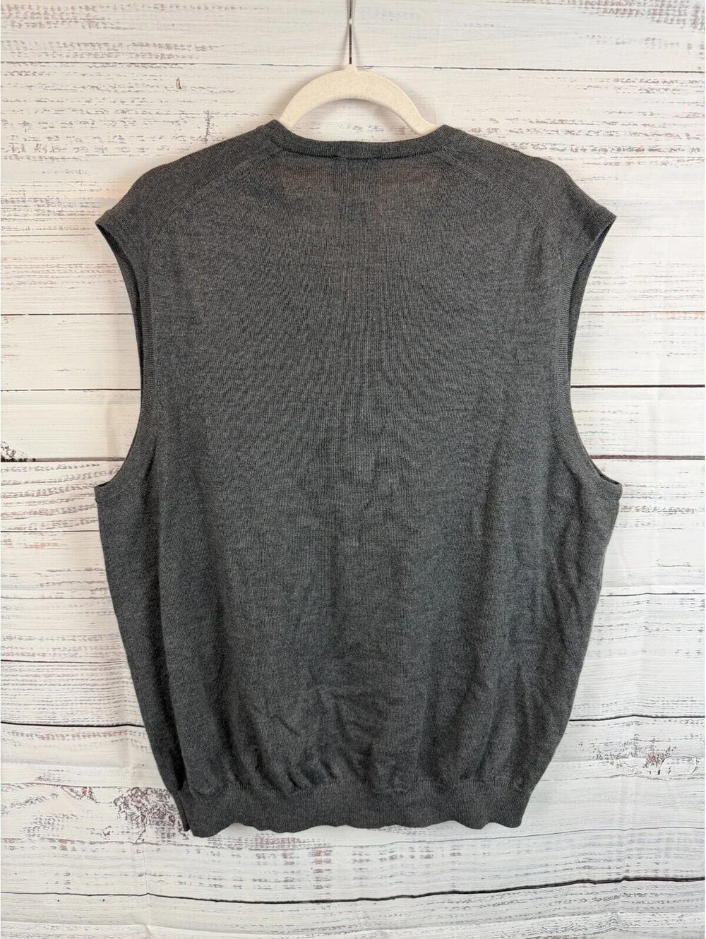 JOS.A.BANK 100% Italian merino wool gray sleeveless knit men's V-neck vest L